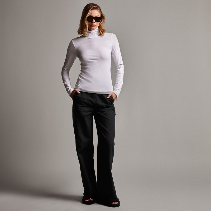 Stretch Lotus Turtleneck - White