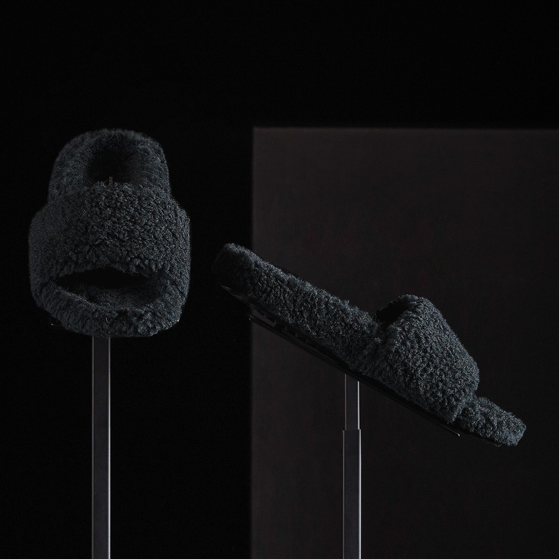 Women's Simple Strap Shearling Slide - Charcoal