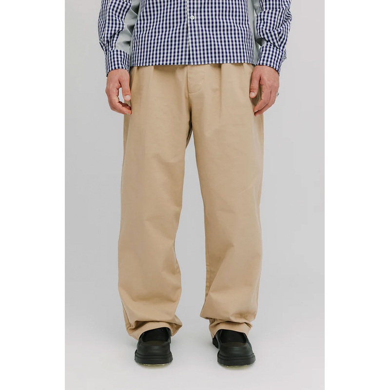WE ARE NOT FRIENDS - PLEAT CREAM CHINO
