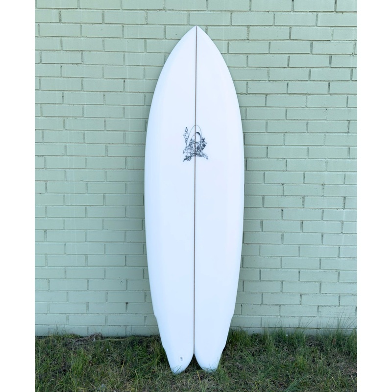 5'8" Rainbow Surfboards Quan Fish - Clear