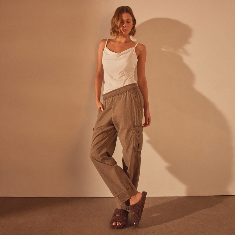 Seersucker Cargo Pant - Cashew Pigment